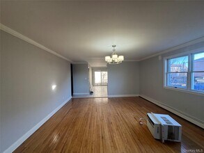 1112 Mile Square Rd in Yonkers, NY - Building Photo - Building Photo