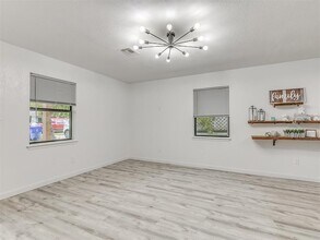 906 E Comanche St in Norman, OK - Building Photo - Building Photo