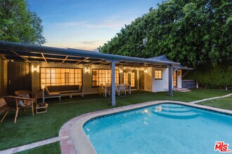 1526 San Vicente Blvd in Santa Monica, CA - Building Photo - Building Photo