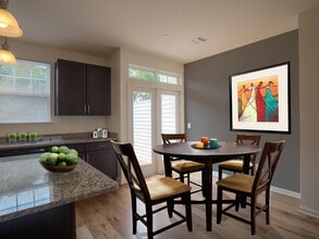 Avalon Garden City in Garden City, NY - Foto de edificio - Building Photo