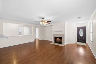 5726 Westminster Village Dr in Houston, TX - Building Photo - Building Photo