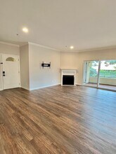 620 E Palm Ave, Unit 301 in Burbank, CA - Foto de edificio - Building Photo