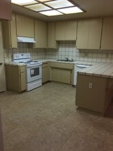 1180 Wilma Dr in Hollister, CA - Building Photo - Building Photo