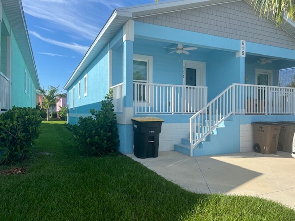 615 E Virginia Ave-Unit -111 in Punta Gorda, FL - Building Photo