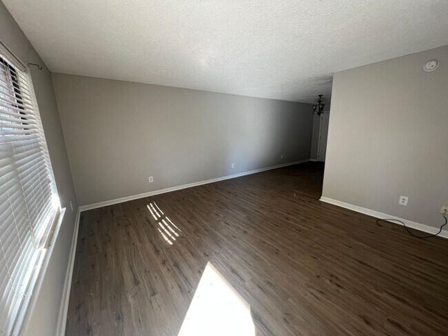 129 Taylor Denton Ln in Harvest, AL - Foto de edificio - Building Photo