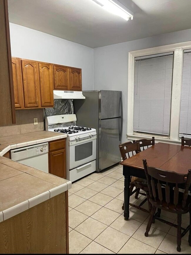 property at 275 Manhattan Ave