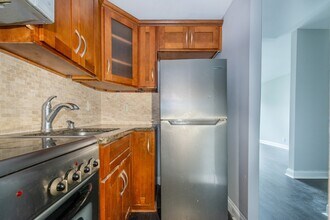 60 Parkway Dr in East Orange, NJ - Building Photo - Building Photo