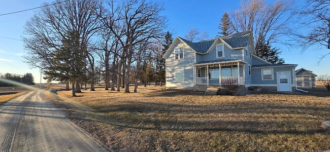 10006 60th Ave SW in Stewartville, MN - Building Photo - Building Photo