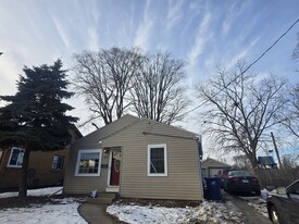 22 N Lewis Ave in Waukegan, IL - Building Photo