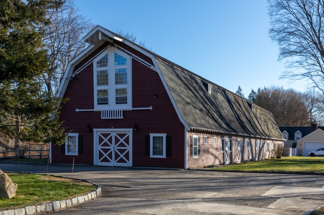 16-18 Upland Ln in Armonk, NY - Building Photo - Building Photo