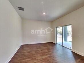 37782 Dusty Saddle Ln in Zephyrhills, FL - Building Photo - Building Photo