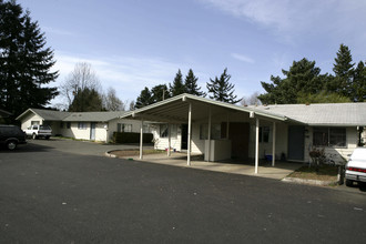 Cedar Park Apartments in Vancouver, WA - Building Photo - Building Photo