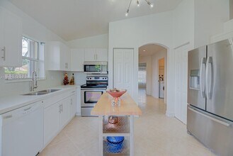 14133 SW 154th Pl in Miami, FL - Building Photo - Building Photo