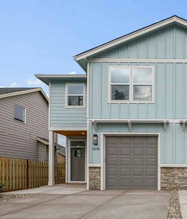 property at 1319 Oppek St NE