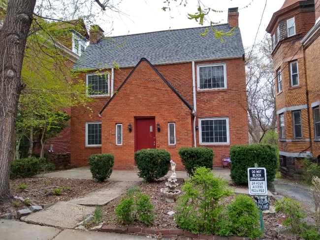 187 Morewood Ave
