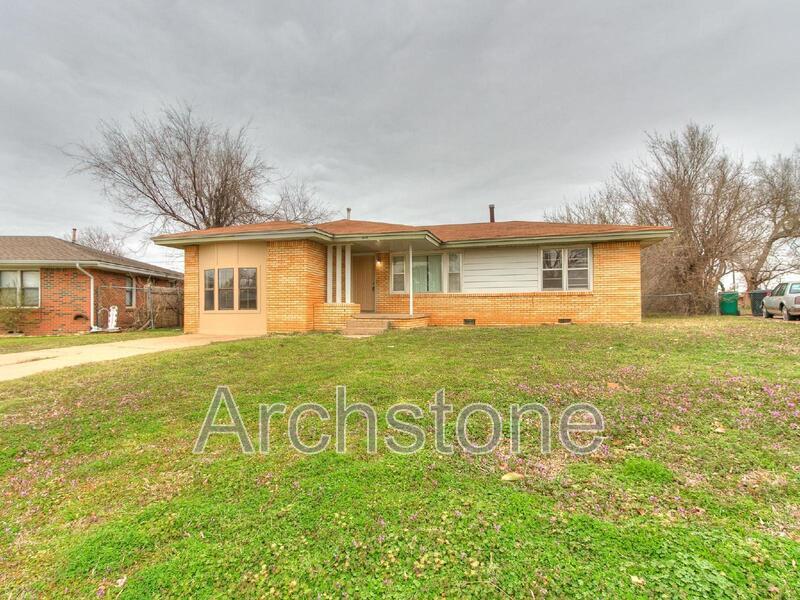 1829 Corrine Dr in Oklahoma City, OK - Building Photo