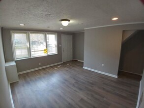 2859 Hollins Ferry Rd in Baltimore, MD - Building Photo - Building Photo