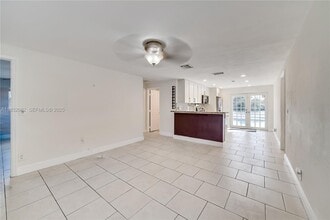 5900 N Farragut Dr in Hollywood, FL - Foto de edificio - Building Photo