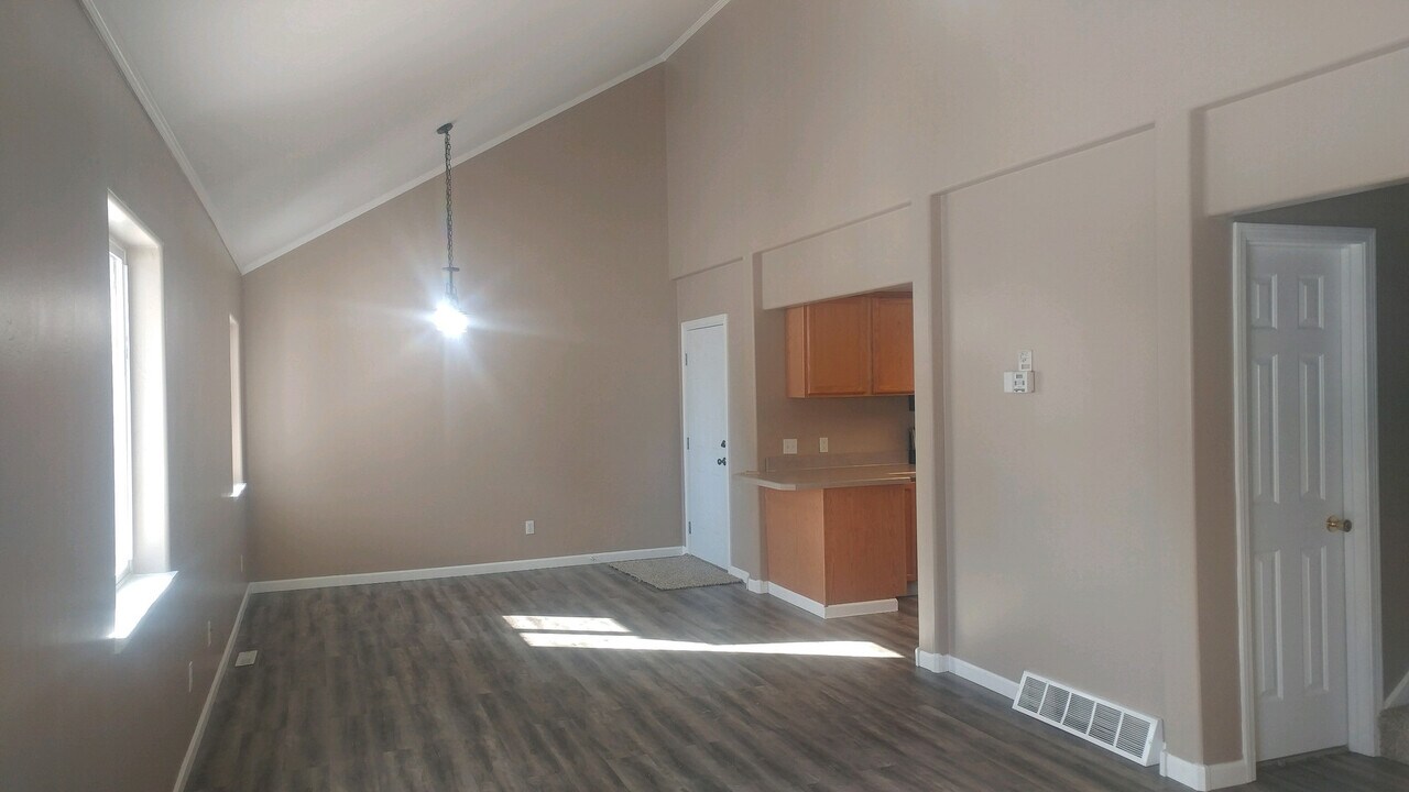 1204 Hawthorne Ln in Billings, MT - Building Photo