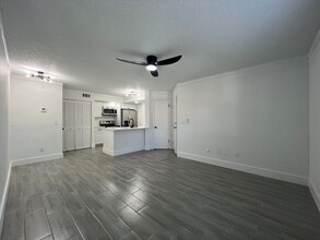 5773 Gatlin Ave in Orlando, FL - Building Photo - Building Photo