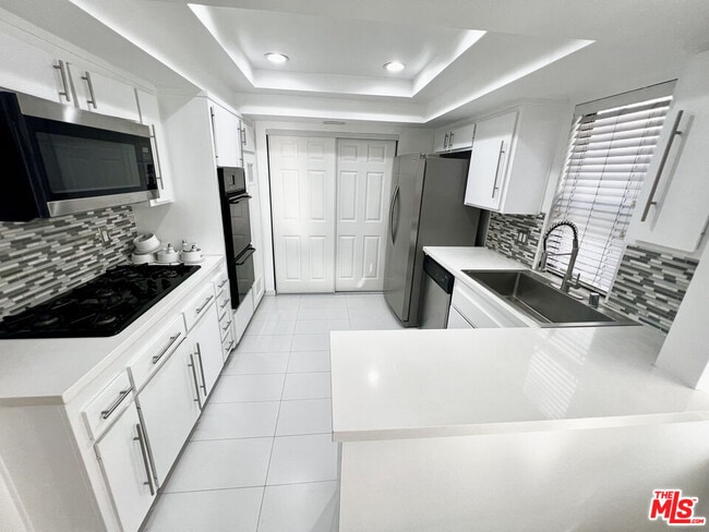 1610 Camden Ave in Los Angeles, CA - Building Photo - Building Photo