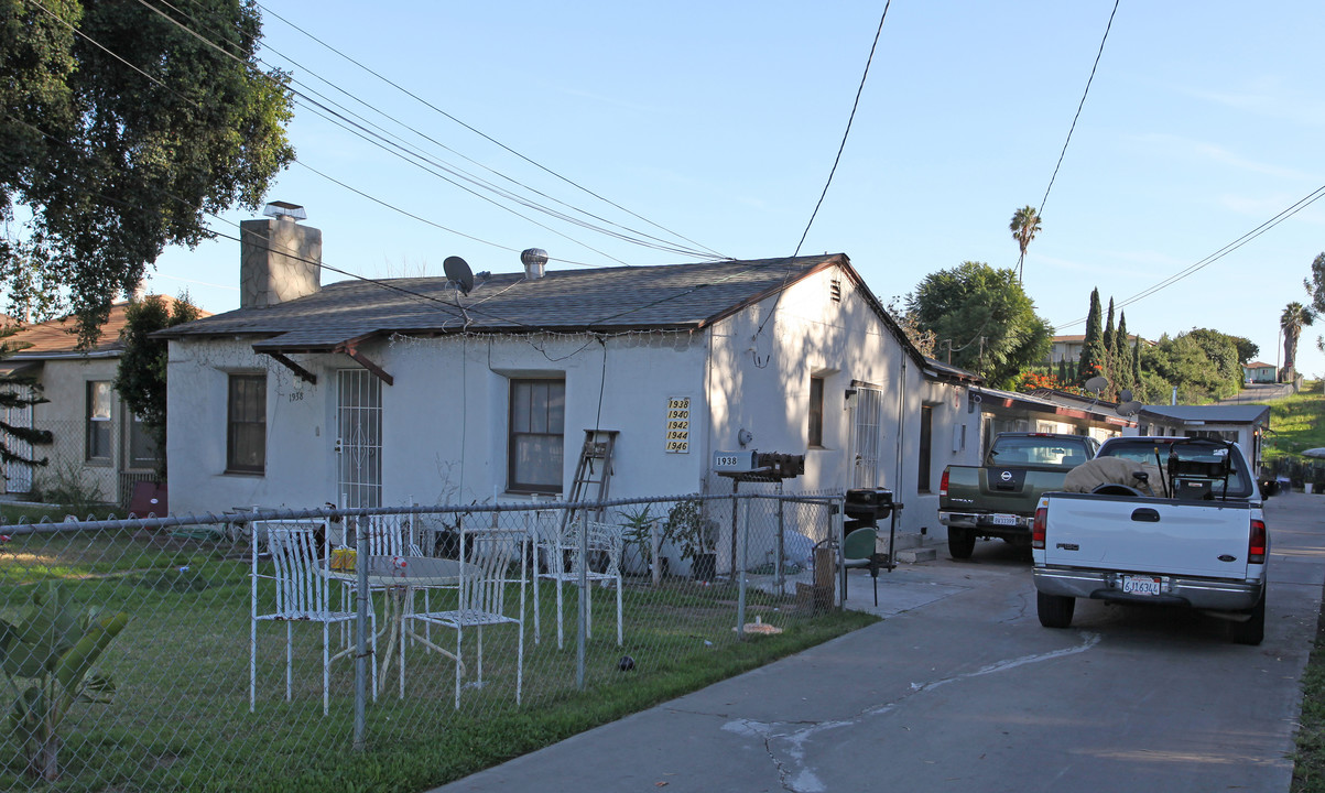 1938-1946 E 8th St in National City, CA - Foto de edificio