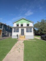 433 E 156th St in Cleveland, OH - Building Photo
