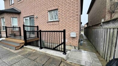 22 Coyote Way in Vaughan, ON - Building Photo - Building Photo