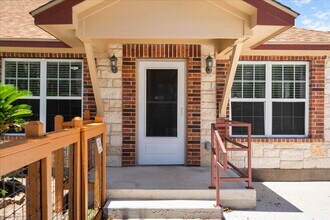 500 Tillery St in Austin, TX - Building Photo - Building Photo