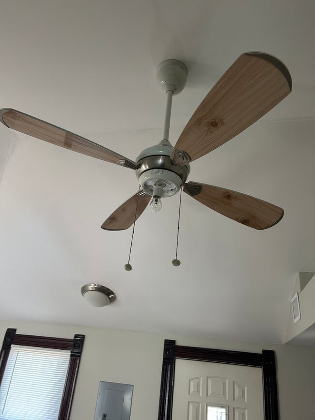 909-911 Connecticut St in Lawrence, KS - Building Photo - Building Photo