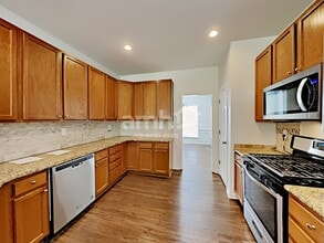 2425 Coneflower Dr in Charlotte, NC - Building Photo - Building Photo