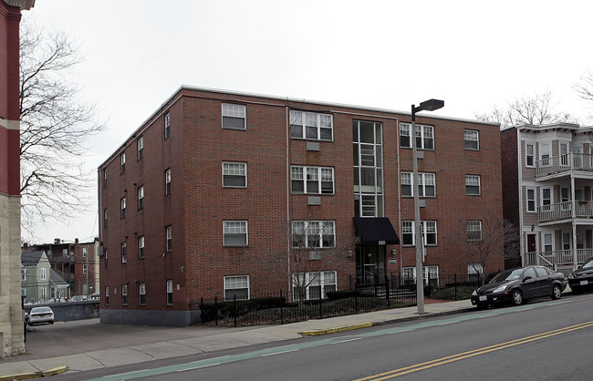 520 Talbot Ave in Boston, MA - Foto de edificio - Building Photo