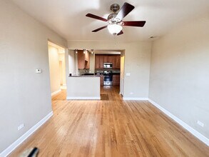 7410 N Damen Ave in Chicago, IL - Building Photo - Building Photo