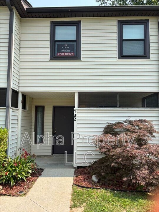 132 Shockley St in Taylors, SC - Building Photo