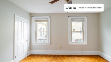 Private bedroom in 3 bed/1 bath Home in Boston, MA - Building Photo - Building Photo