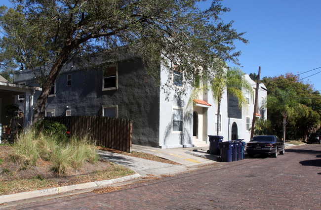 San Isido in Tampa, FL - Foto de edificio - Building Photo