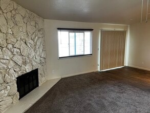 113 Carney Cir in Wheatland, CA - Foto de edificio - Building Photo