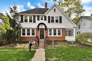 22101 Francis St, Unit 0525 in Dearborn, MI - Building Photo