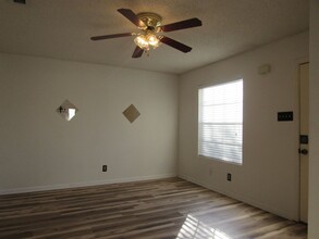 1302 Ford Ct in Laredo, TX - Building Photo - Building Photo