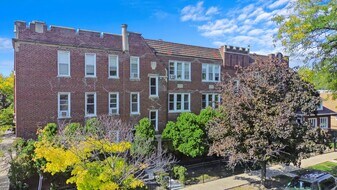 3000-3008 N Whipple St in Chicago, IL - Building Photo