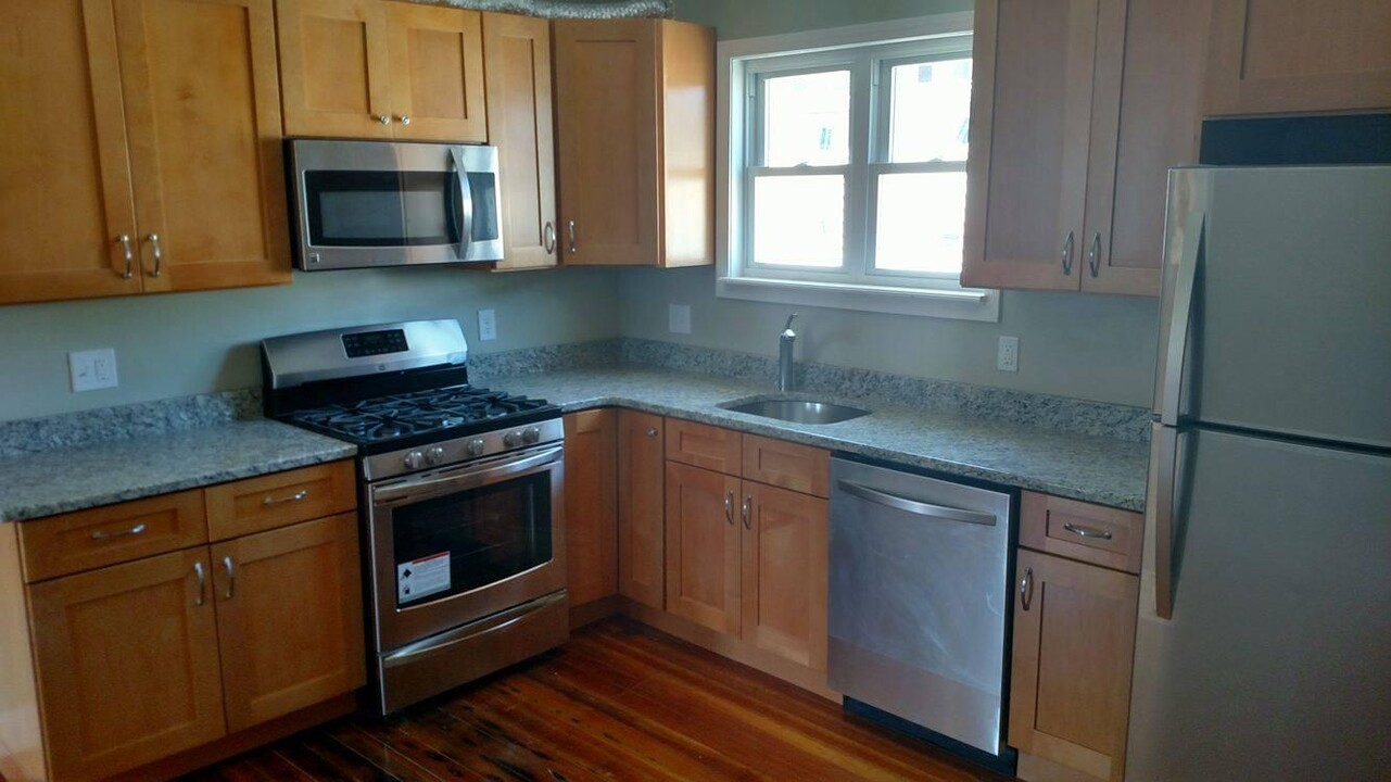 12 Church St in Boston, MA - Building Photo