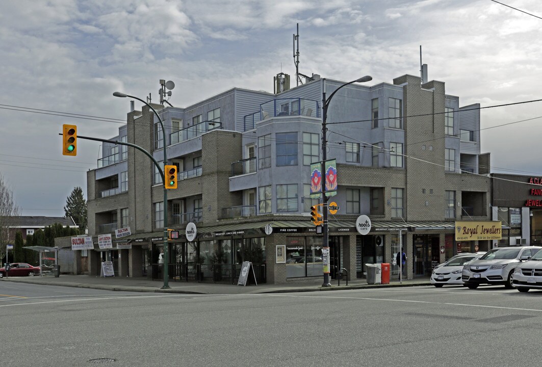206 E 49th Ave in Vancouver, BC - Building Photo
