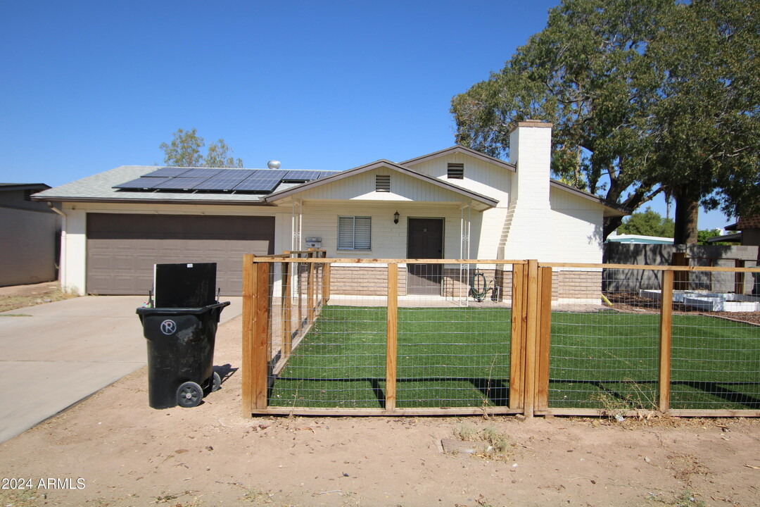 1028 W Farmdale Ave in Mesa, AZ - Building Photo