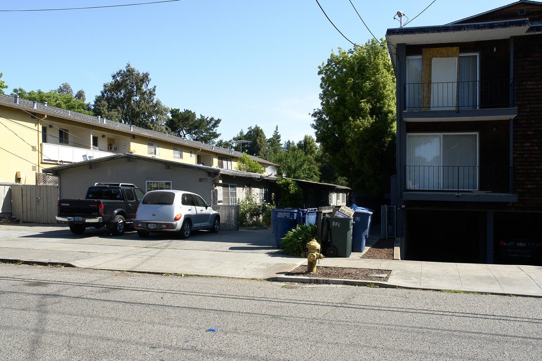 1452 San Antonio Ave in Menlo Park, CA - Building Photo