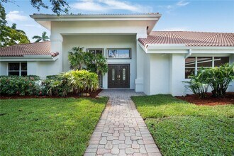 9818 SW 111th Terrace in Miami, FL - Building Photo - Building Photo