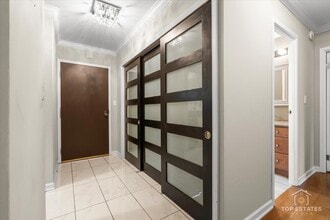 1615 E Central Rd in Arlington Heights, IL - Building Photo - Building Photo