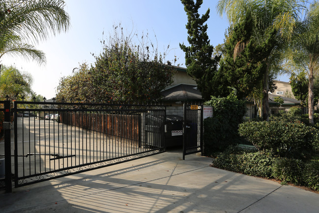 Persimmon Villas Senior Apartments in El Cajon, CA - Foto de edificio - Building Photo