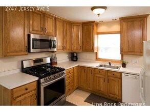 2747 Jersey Ave S in Minneapolis, MN - Building Photo - Building Photo