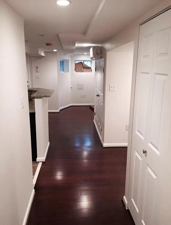 1406 3rd St NW, Unit Unit B in Washington, DC - Foto de edificio - Building Photo