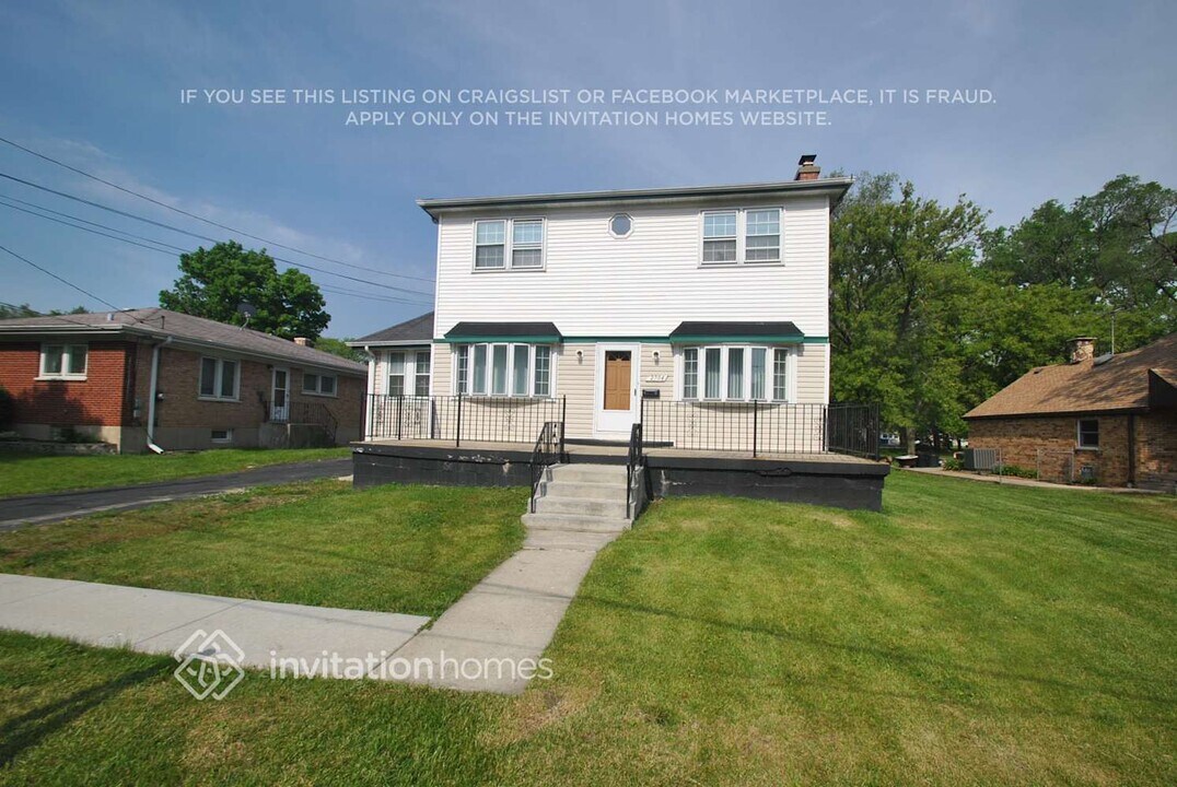 2704 Granville Ave in Melrose Park, IL - Building Photo